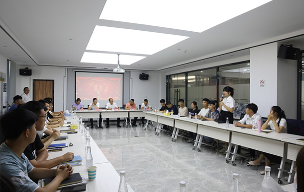 喬”見未來,頂“鋒”相會 喬”見未來,頂“鋒”相會