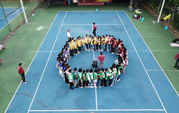 快樂工作,團結協作 快樂工作,團結協作